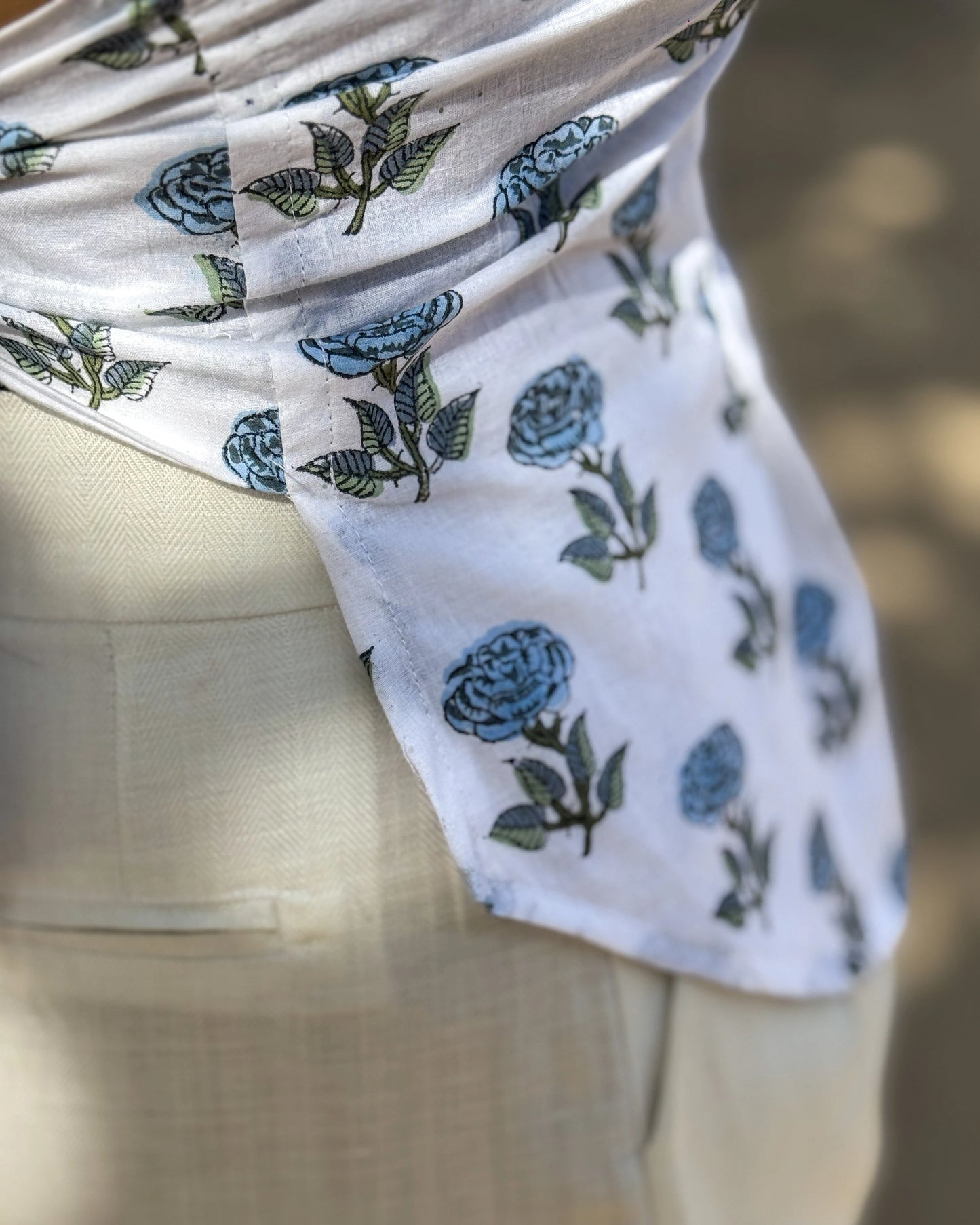 Back-Bow Chic Halter Neck