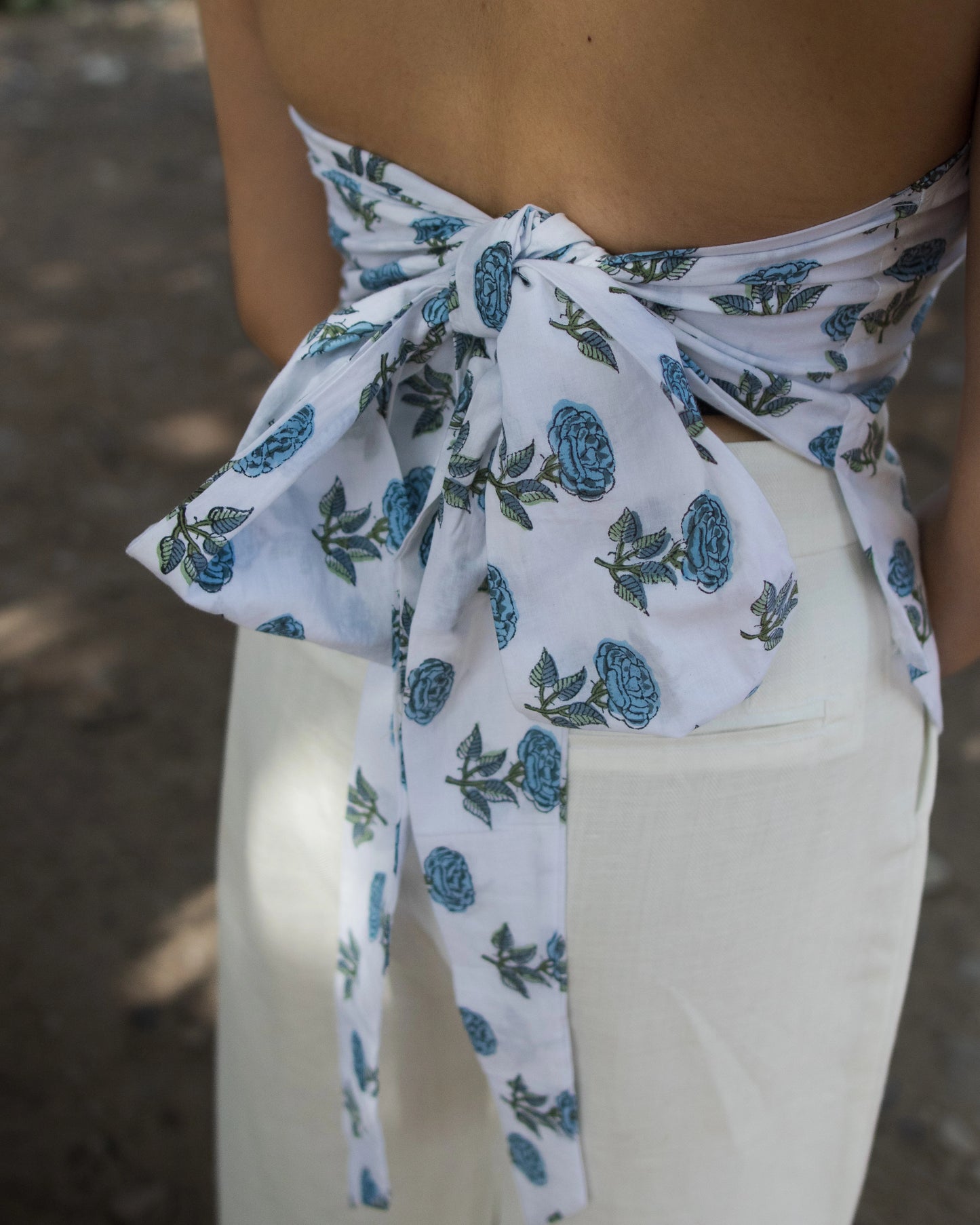 Back-Bow Chic Halter Neck